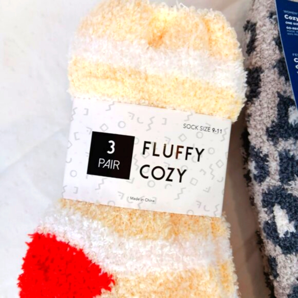 NWT Fleece Cozy Socks 2 Packs 4 Pairs Women's Size 9-11 - Picture 2 of 11